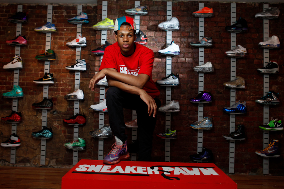 0611Sneakers01CHE.JPG