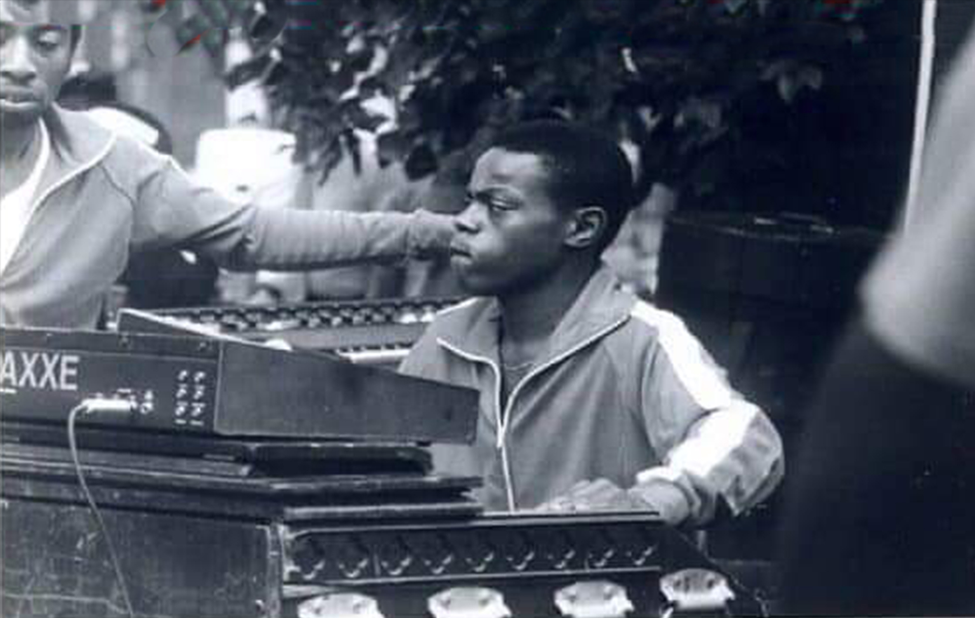 BRING MUSIC TO LIFE
